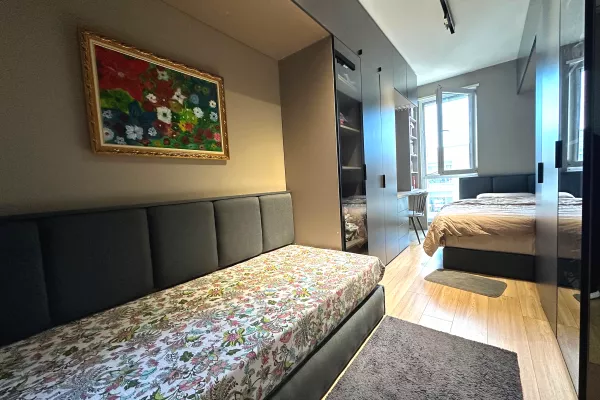 Shtepi ne shitje Apartament ne Tirane, 3+1, Mobilimi E mobiluar, Pagesa 300,000  Euro.