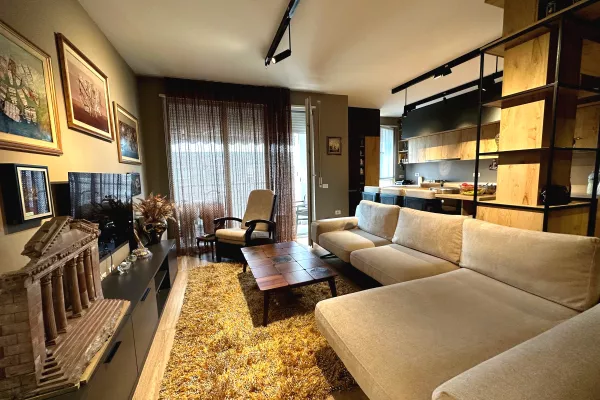 Shtepi ne shitje Apartament ne Tirane, 3+1, Mobilimi E mobiluar, Pagesa 300,000  Euro.