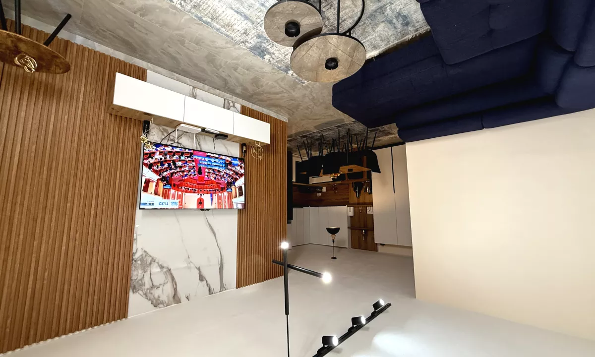 Shtepi ne shitje Apartament ne Tirane, 2+1, Mobilimi E mobiluar, Pagesa 115,000  Euro.