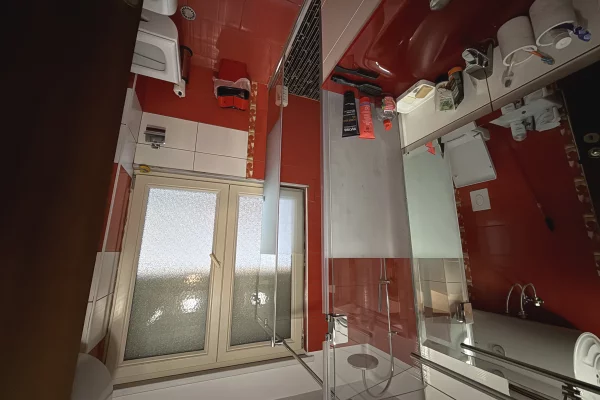 Shtepi ne shitje Apartament ne Tirane, 3+1, Mobilimi E mobiluar, Pagesa 179,000  Euro.