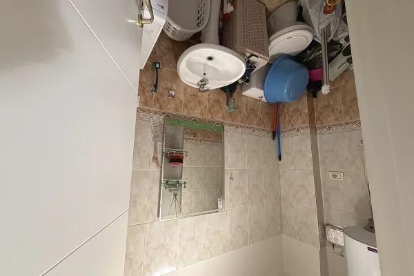 Shtepi ne shitje Apartament ne Tirane, 2+1, Mobilimi E mobiluar, Pagesa 264,500  Euro.