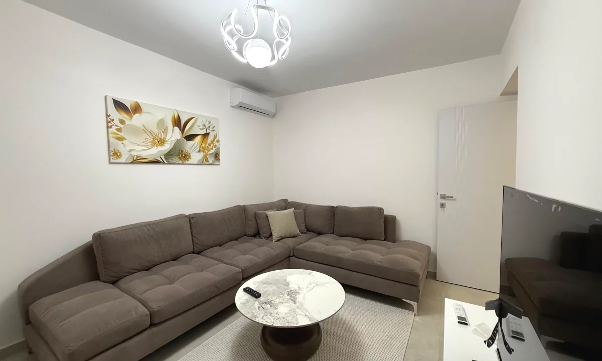 Shtepi me qera Apartament ne Tirane, 2+1, Mobilimi E mobiluar, Pagesa 650  Euro.