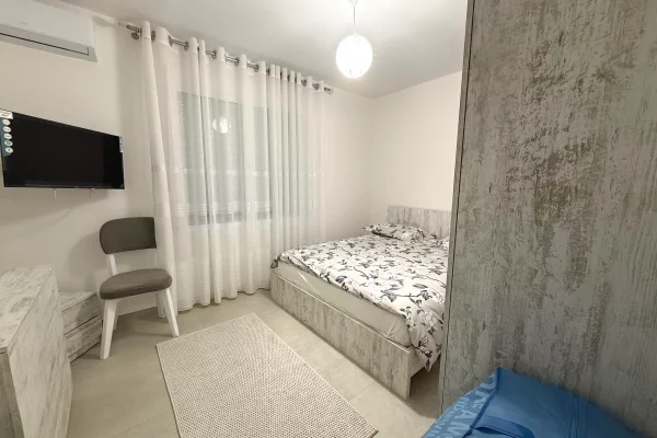 Shtepi me qera Apartament ne Tirane, 2+1, Mobilimi E mobiluar, Pagesa 650  Euro.