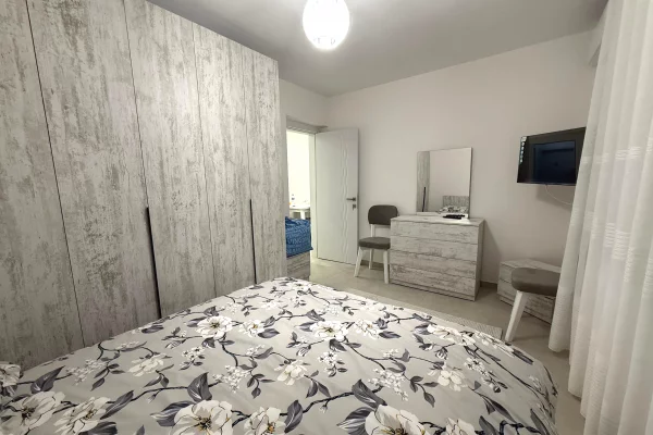 Shtepi me qera Apartament ne Tirane, 2+1, Mobilimi E mobiluar, Pagesa 650  Euro.