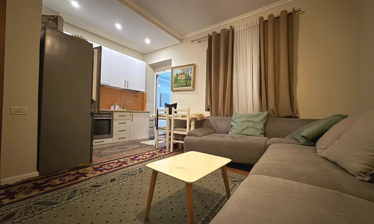 Shtepi me qera Apartament ne Tirane, 2+1, Mobilimi E mobiluar, Pagesa 750  Euro.
