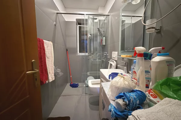 Shtepi me qera Apartament ne Tirane, 2+1, Mobilimi E mobiluar, Pagesa 750  Euro.