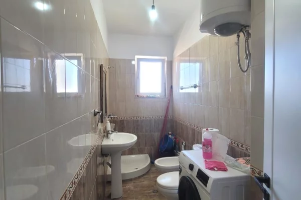 Shtepi ne shitje Apartament ne Tirane, 1+1, Mobilimi E mobiluar, Pagesa 115,000  Euro.