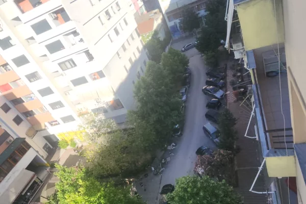 Shtepi me qera Apartament ne Tirane, 1+1, Mobilimi E mobiluar, Pagesa 50,000  Leke.