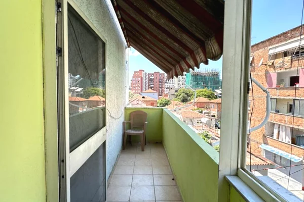 Shtepi ne shitje Apartament ne Tirane, 1+1, Mobilimi Bosh, pa mobiluar, Pagesa 178,000  Euro.