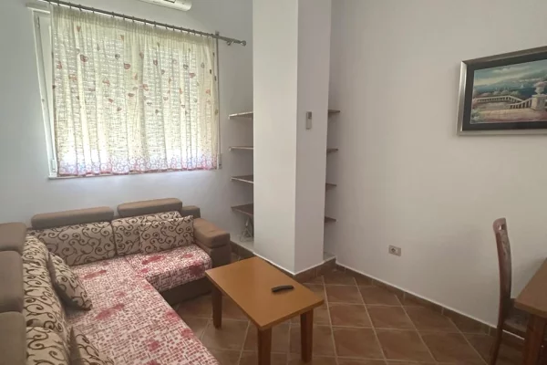 Shtepi me qera Apartament ne Tirane, 1+1, Mobilimi E mobiluar, Pagesa 60,000  Leke.