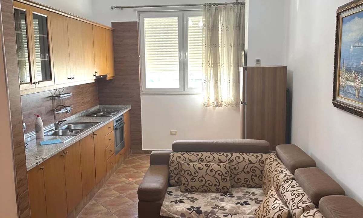 Shtepi me qera Apartament ne Tirane, 1+1, Mobilimi E mobiluar, Pagesa 60,000  Leke.