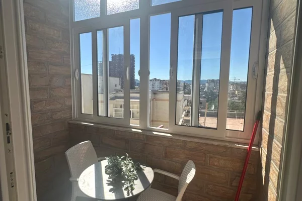 Shtepi me qera Apartament ne Tirane, 1+1, Mobilimi E mobiluar, Pagesa 60,000  Leke.