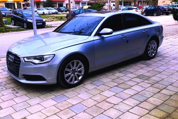 Auto in Vendita a Valona, Audi, 2014 Diesel,Kambio Automatik Pagamento 7,499  Euro.