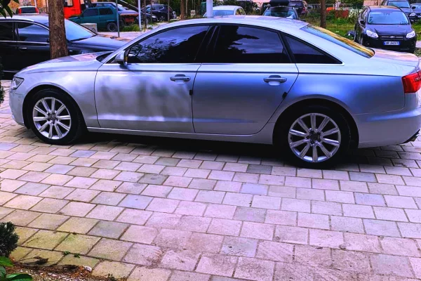 Auto in Vendita a Valona, Audi, 2014 Diesel,Kambio Automatik Pagamento 7,499  Euro.
