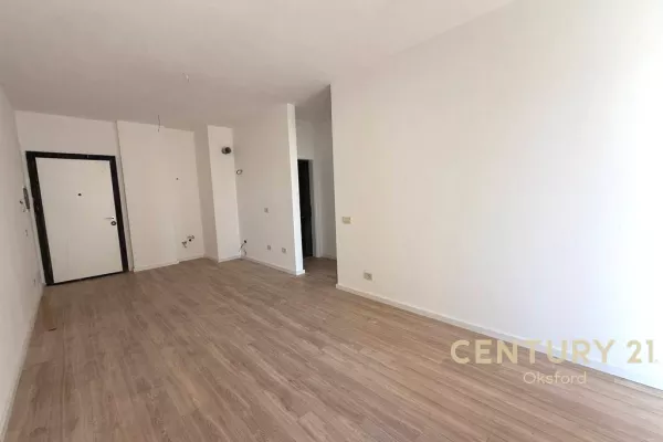 Business Property for Rent 3+1 in Tirana - 550 Euro