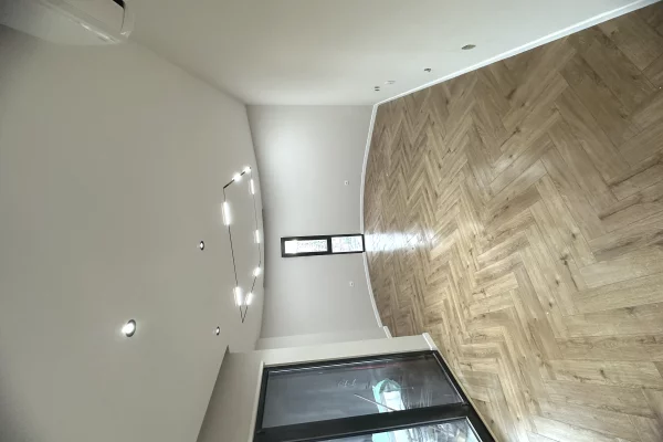 Shtepi me qera Apartament ne Tirane, 2+1, Mobilimi Bosh, pa mobiluar, Pagesa 1,100  Euro.