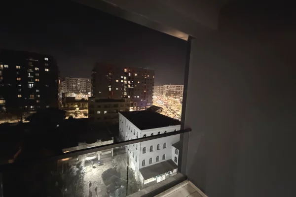 Shtepi me qera Apartament ne Tirane, 2+1, Mobilimi Bosh, pa mobiluar, Pagesa 1,000  Euro.