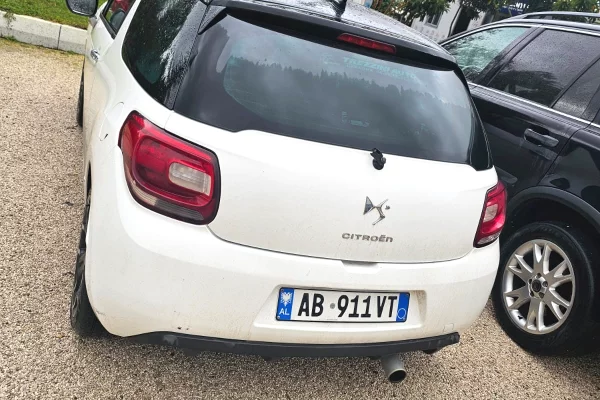 Auto in Vendita a Tirana, Citroen, 2010 Benzine,Kambio Manual Pagamento 3,500  Euro.