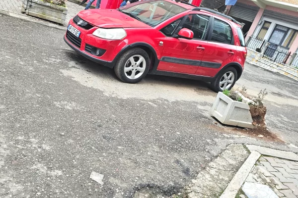 Auto in Vendita a Tirana, Suzuki, 2008 Diesel,Kambio Manual Pagamento 4,000  Euro.