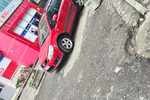 Auto in Vendita a Tirana, Suzuki, 2008 Diesel,Kambio Manual Pagamento 4,000  Euro.