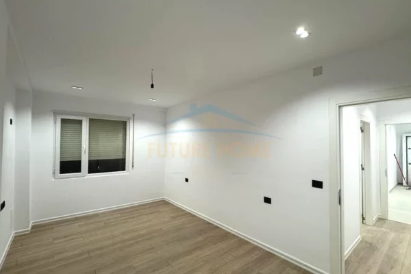 Shtepi ne shitje Apartament ne Tirane, 2+1, Mobilimi Bosh, pa mobiluar, Pagesa 125,000  Euro.
