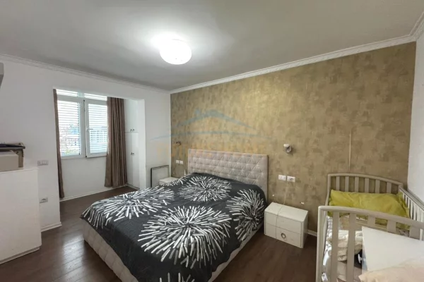 Shtepi me qera Apartament ne Tirane, 1+1, Mobilimi E mobiluar, Pagesa 600  Euro.