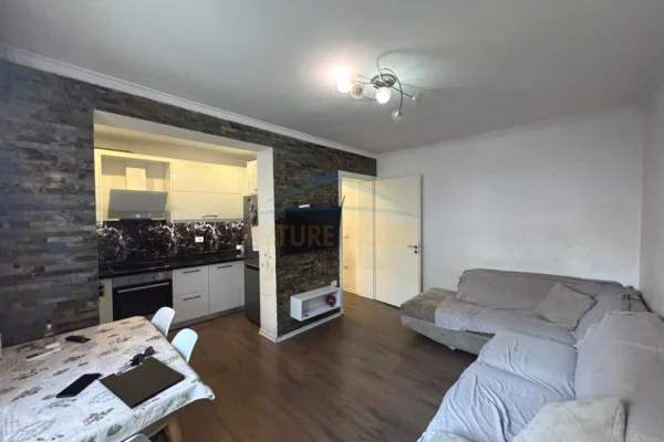 BLLOK , Apartament me qera 1+1 