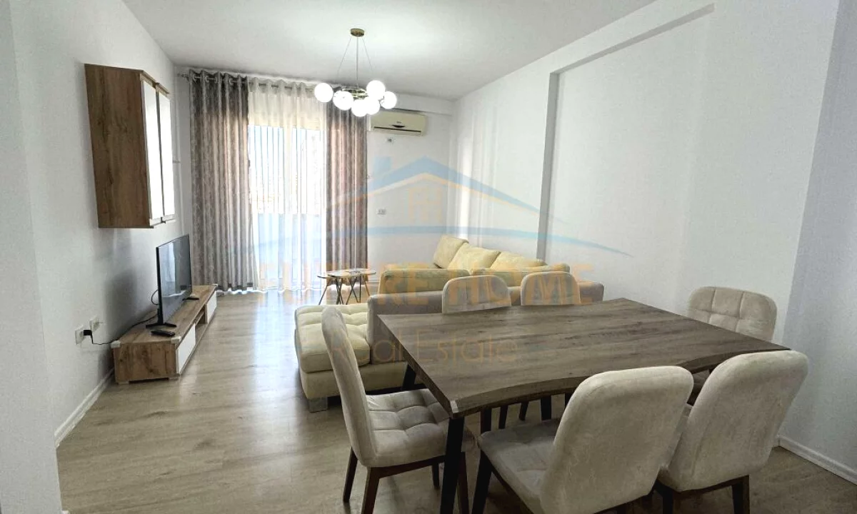 Shtepi me qera Apartament ne Tirane, 2+1, Mobilimi E mobiluar, Pagesa 550  Euro.