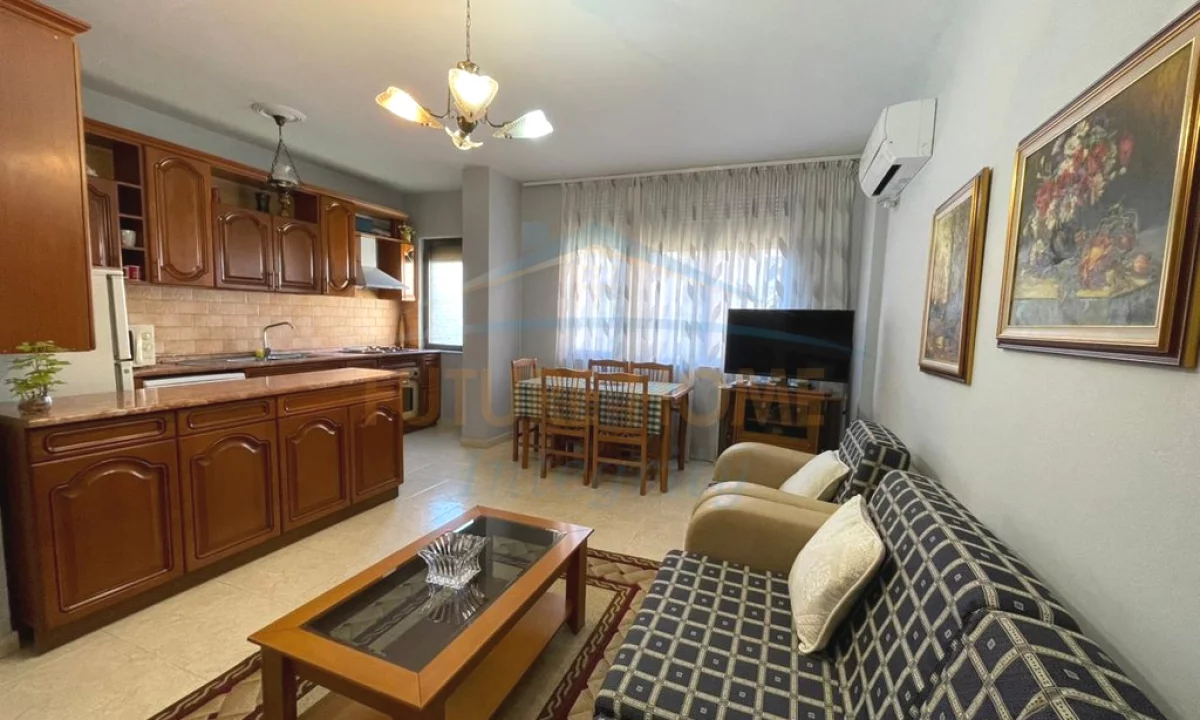 Shtepi me qera Apartament ne Tirane, 2+1, Mobilimi E mobiluar, Pagesa 623  Euro.