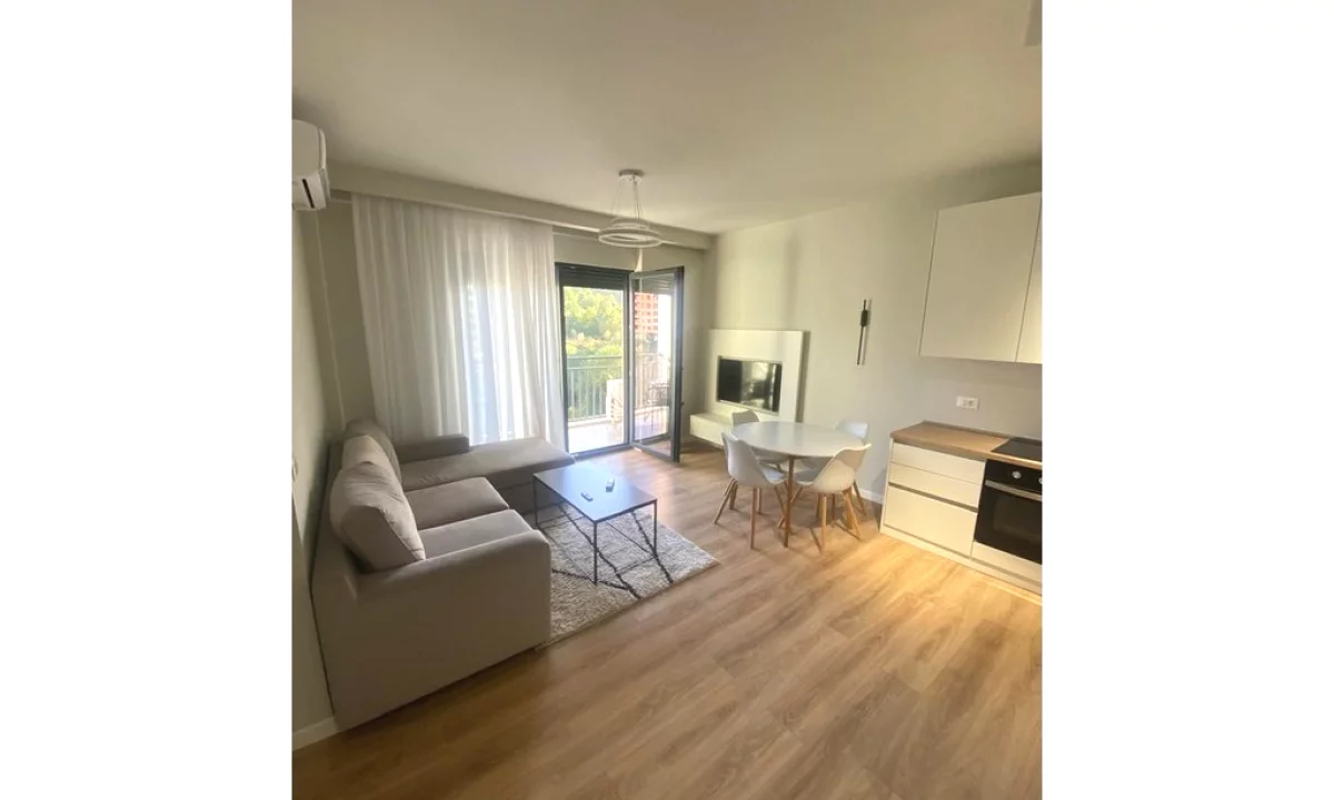 Shtepi me qera Apartament ne Tirane, 2+1, Mobilimi E mobiluar, Pagesa 750  Euro.