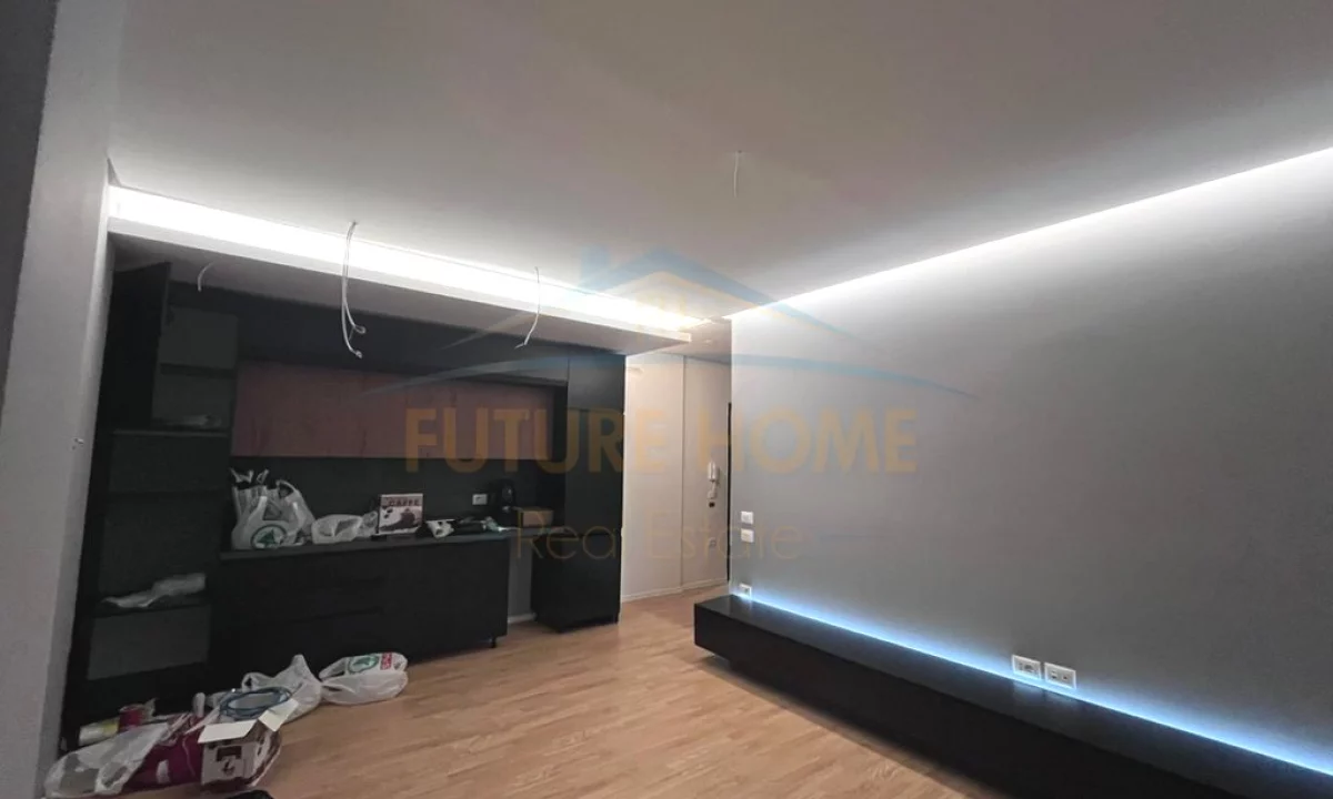 Shtepi me qera Apartament ne Tirane, 2+1, Mobilimi Pjeserisht e mobiluar, Pagesa 800  Euro.