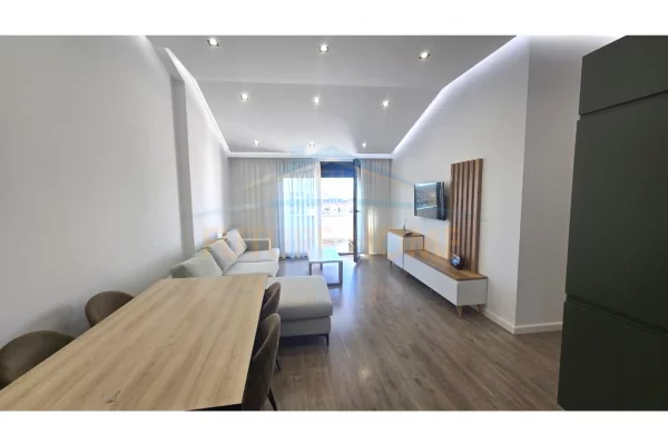 Shtepi me qera 2+1 ne Tirane - 550 Euro