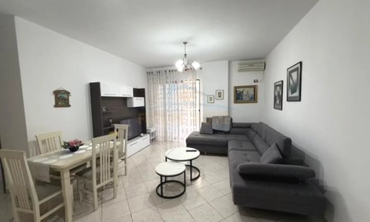 Shtepi me qera Apartament ne Tirane, 2+1, Mobilimi E mobiluar, Pagesa 500  Euro.