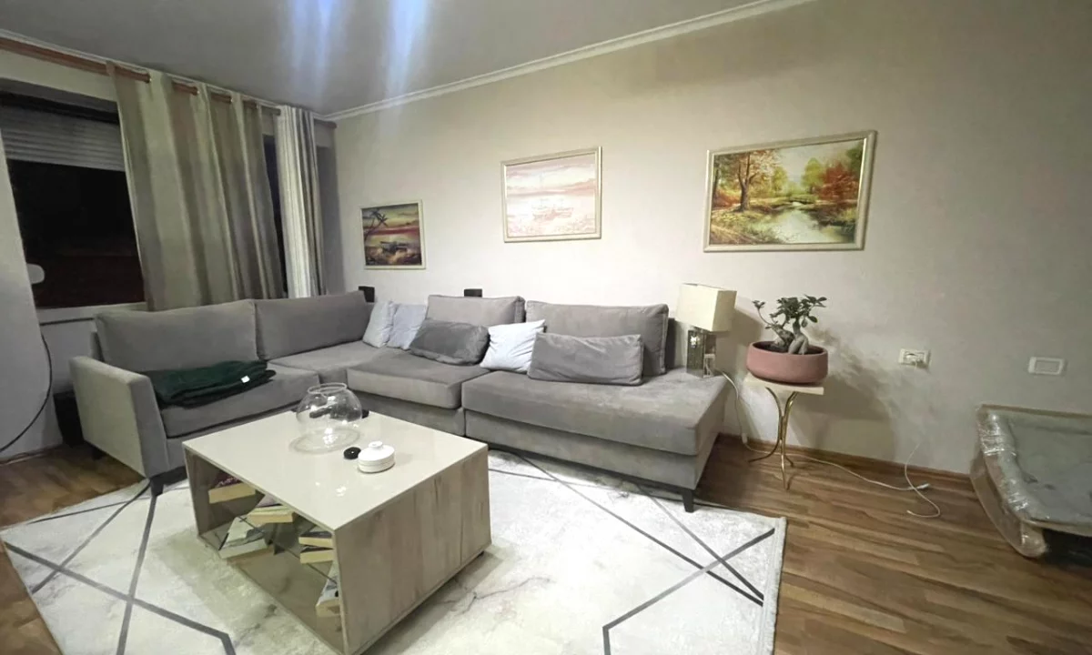 Shtepi me qera Apartament ne Tirane, 1+1, Mobilimi E mobiluar, Pagesa 500  Euro.