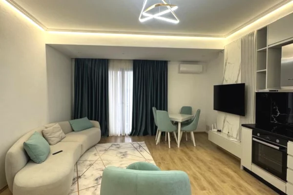 Shitet apartament 1+1