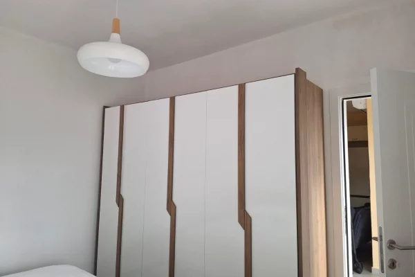 Shtepi me qera Apartament ne Tirane, 2+1, Mobilimi E mobiluar, Pagesa 750  Euro.