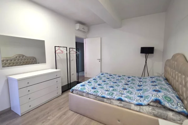 Shtepi me qera Apartament ne Tirane, 1+1, Mobilimi E mobiluar, Pagesa 60,000  Leke.