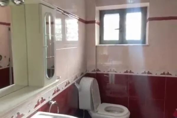 Appartamento in vendita a Tirana 2+1, SemiArredato