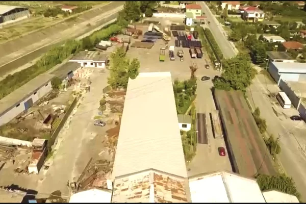 Business Property for Rent 4+1 in Elbasan - 2,000 Euro