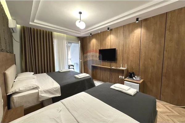 Shtepi ne shitje Apartament ne Tirane, 1+1, Mobilimi E mobiluar, Pagesa 180,000  Euro.