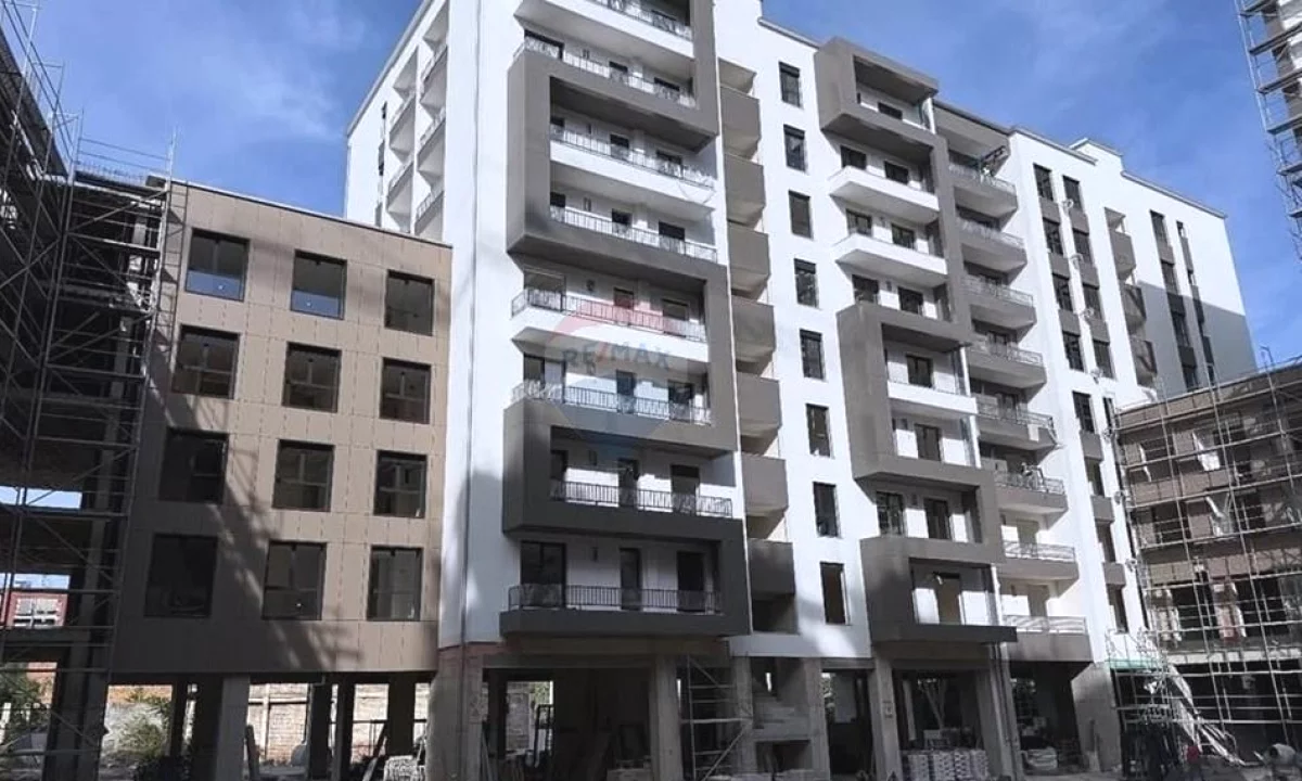 Shtepi ne shitje Apartament ne Tirane, 2+1, Mobilimi Bosh, pa mobiluar, Pagesa 162,600  Euro.