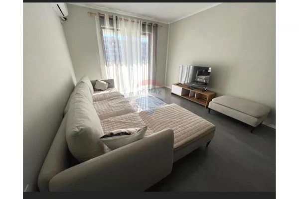 Shtepi me qera 1+1 ne Tirane - 50,000 Leke