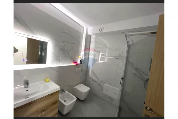 Shtepi me qera Apartament ne Tirane, 1+1, Mobilimi E mobiluar, Pagesa 50,000  Leke.