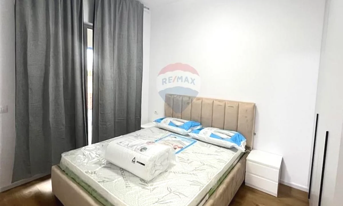 Shtepi me qera Apartament ne Tirane, 1+1, Mobilimi E mobiluar, Pagesa 450  Euro.