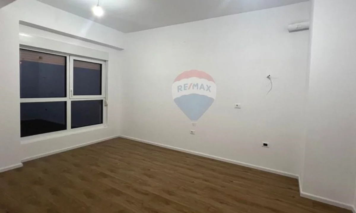 Appartamento in vendita a Tirana 1+1, Vuoto