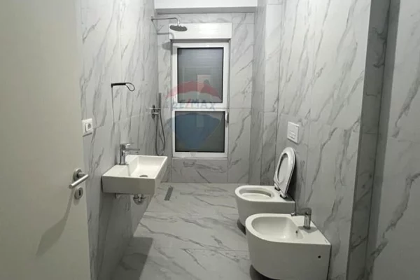 Appartamento in vendita a Tirana 1+1, Vuoto