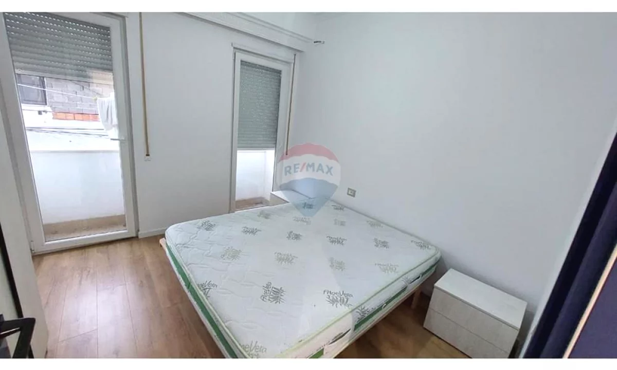 Shtepi ne shitje Apartament ne Tirane, 2+1, Mobilimi E mobiluar, Pagesa 190,000  Euro.