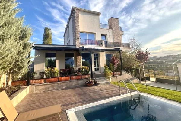 House for Rent 4+1 in Tirana - 4,000 Euro