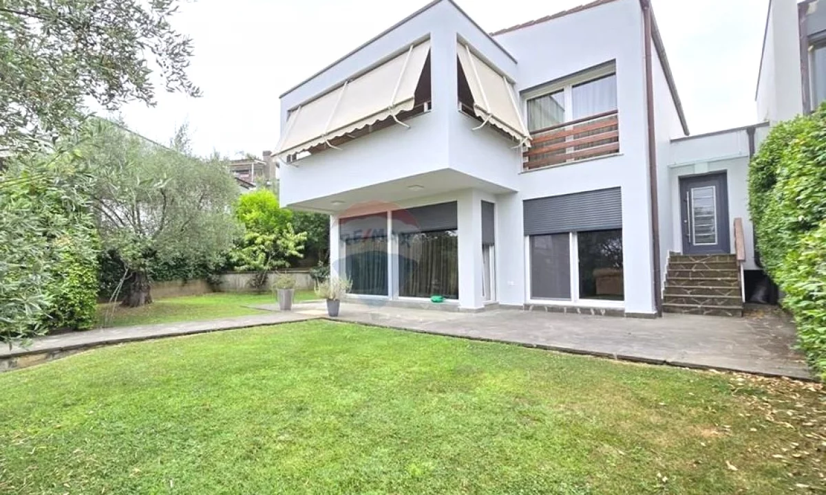 Shtepi me qera Vila Luksoze ne Tirane, 3+1, Mobilimi E mobiluar, Pagesa 2,500  Euro.