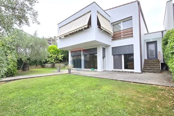 House for Rent 3+1 in Tirana - 2,500 Euro